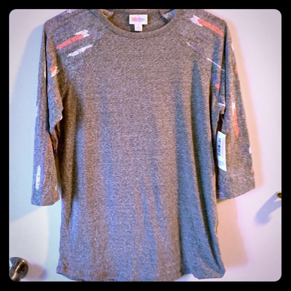 BRAND NEW GREY RANDY LULAROE 3/4 SHIRT